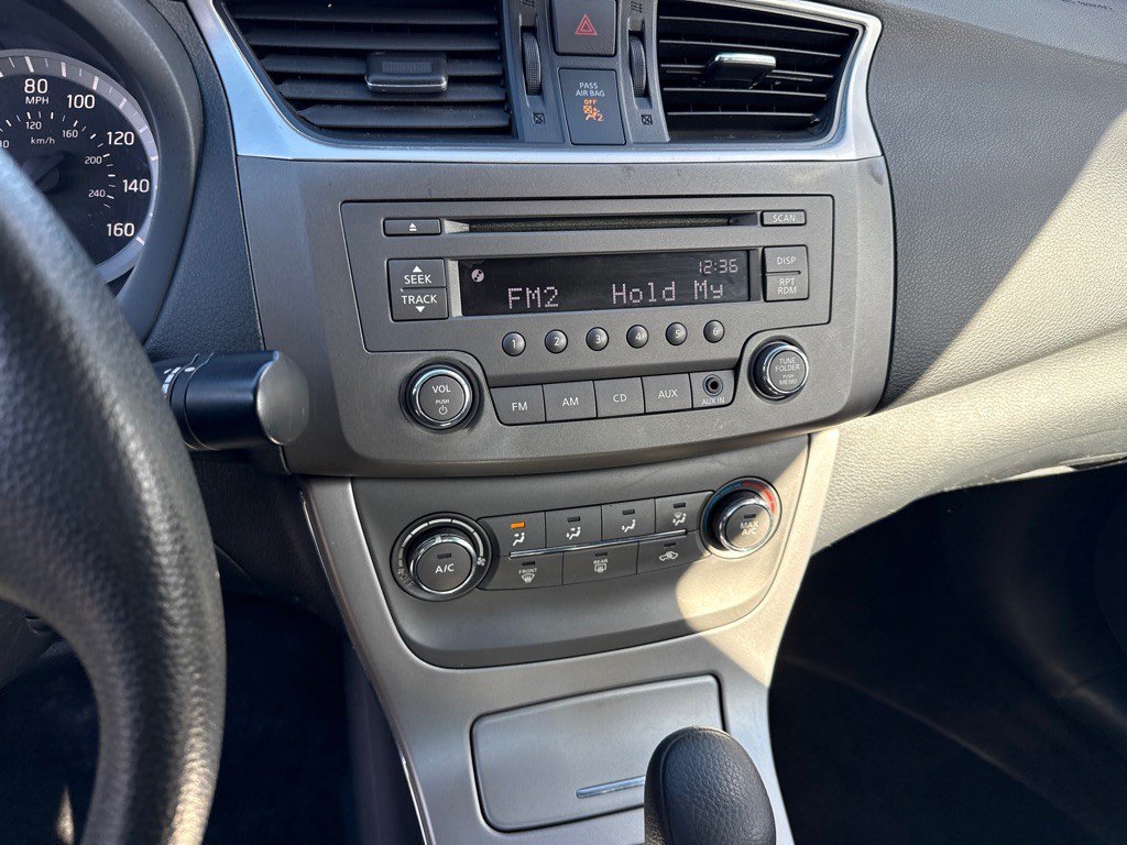 2014 Nissan Sentra Image 16
