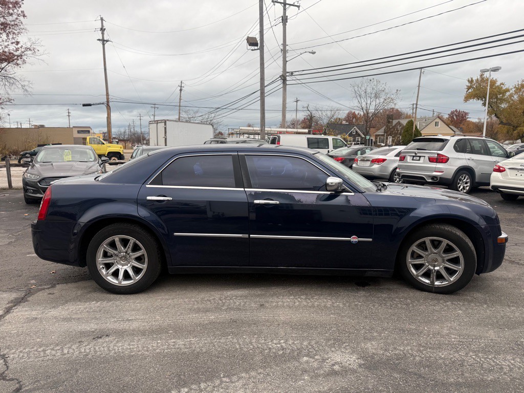 2006 Chrysler 300 Image 4