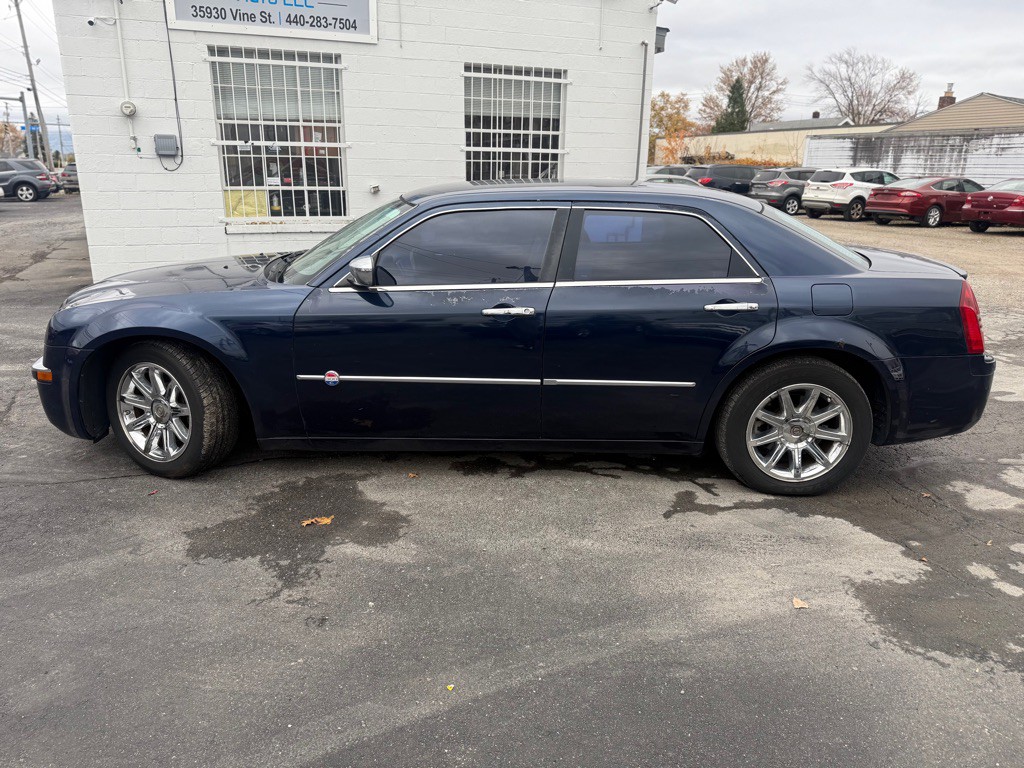 2006 Chrysler 300 Image 5