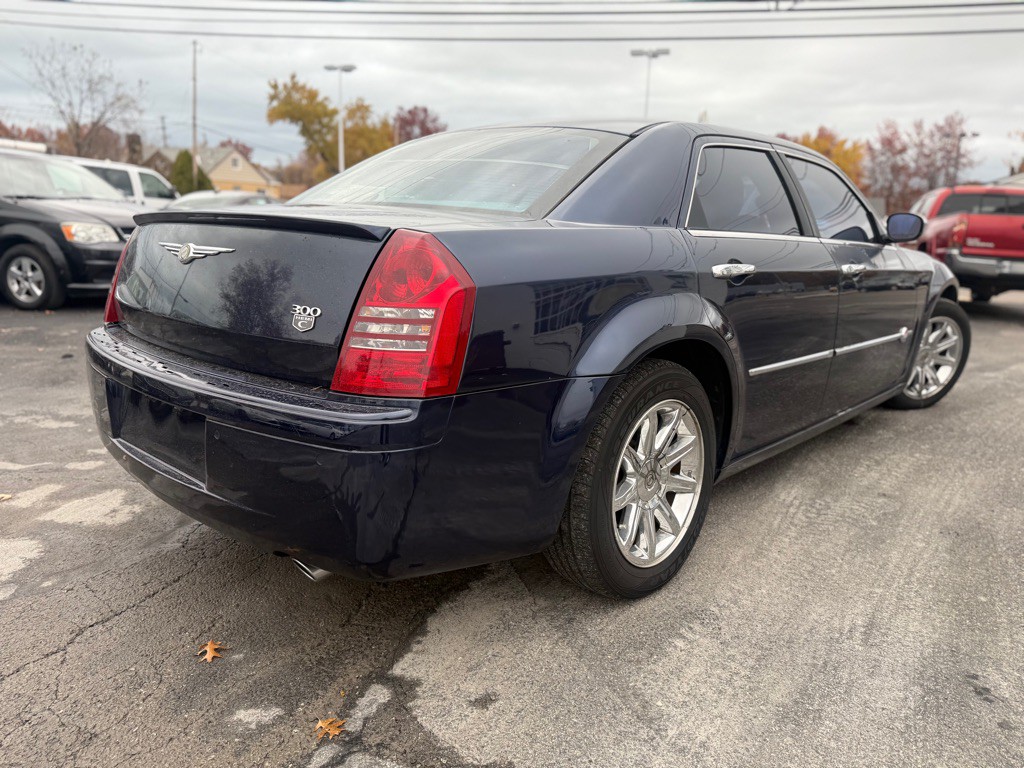 2006 Chrysler 300 Image 6