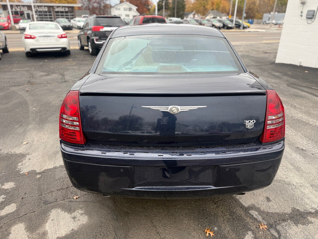 2006 Chrysler 300 Image 7