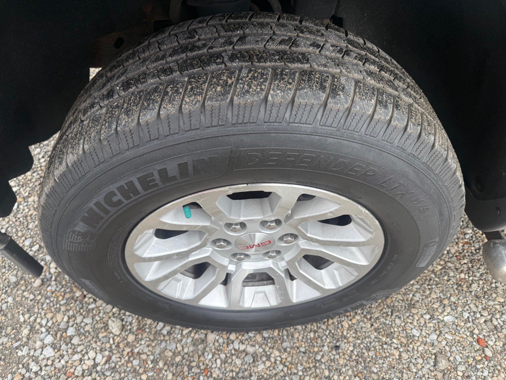 2015 GMC Sierra Image 17