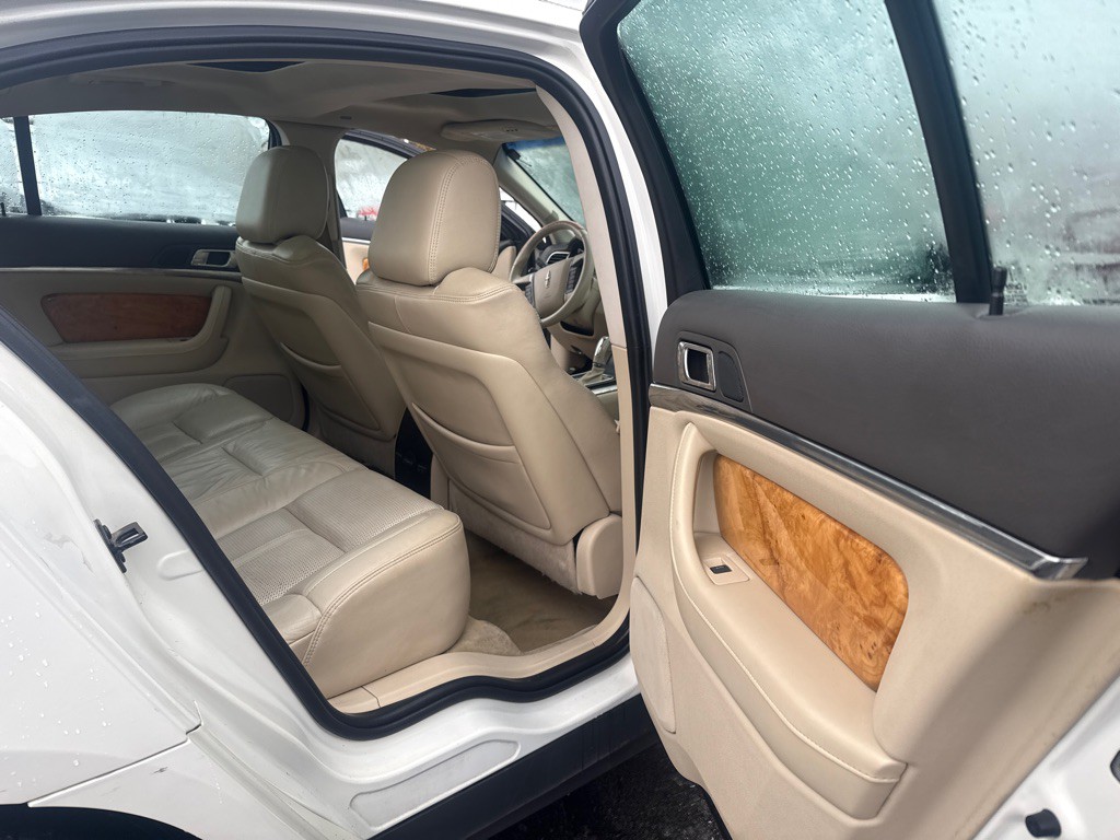 2012 Lincoln MKS Image 13