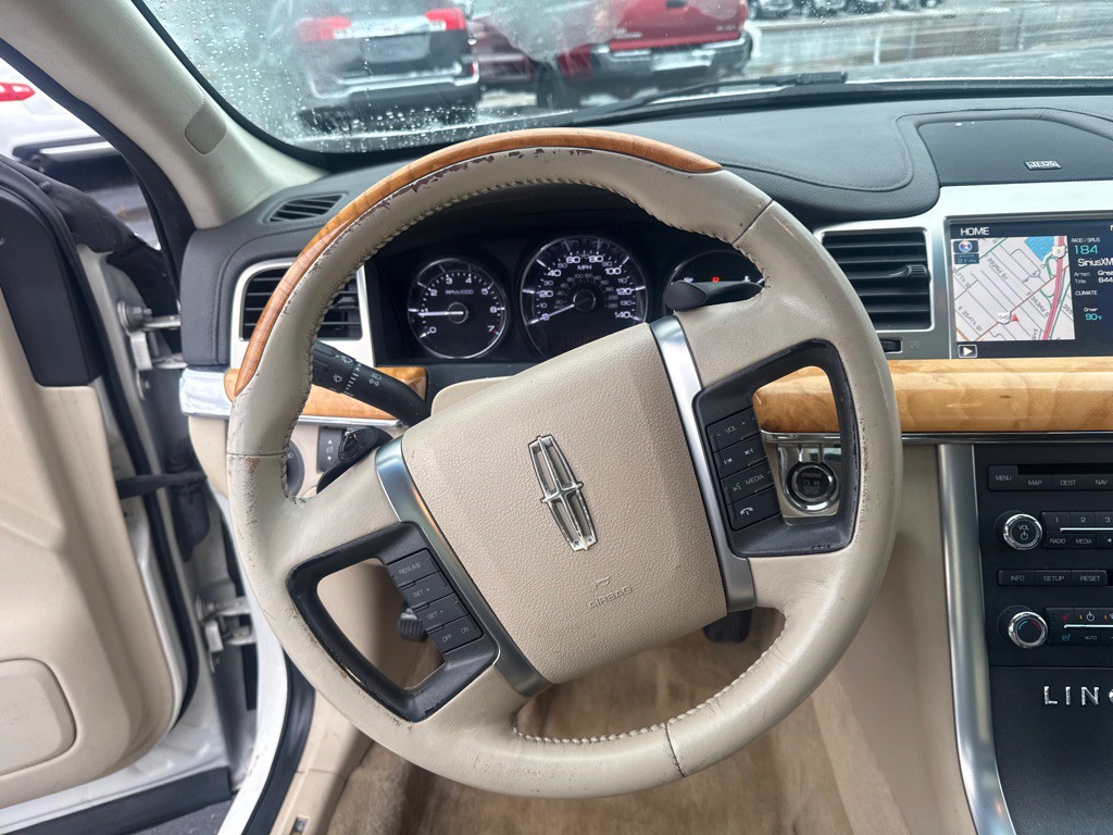 2012 Lincoln MKS Image 14