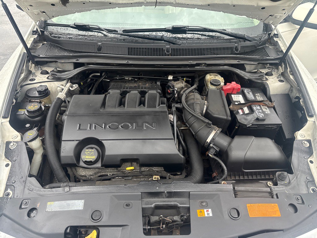 2012 Lincoln MKS Image 19