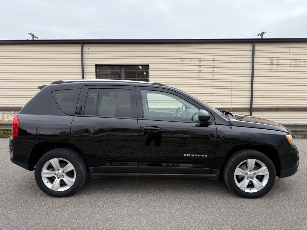 2012 Jeep Compass Image 2