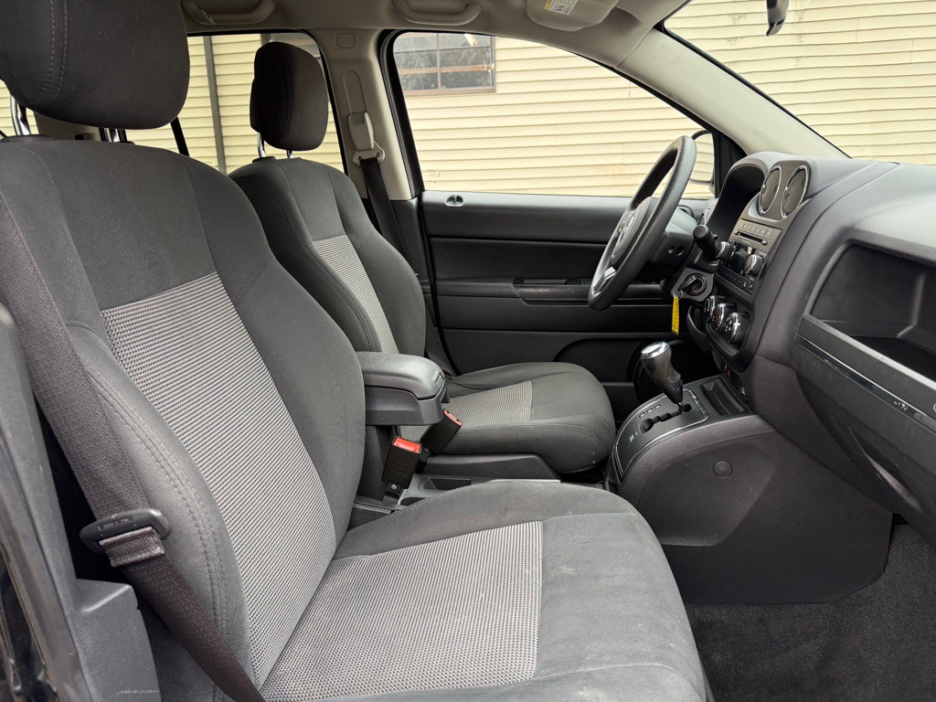 2012 Jeep Compass Image 9