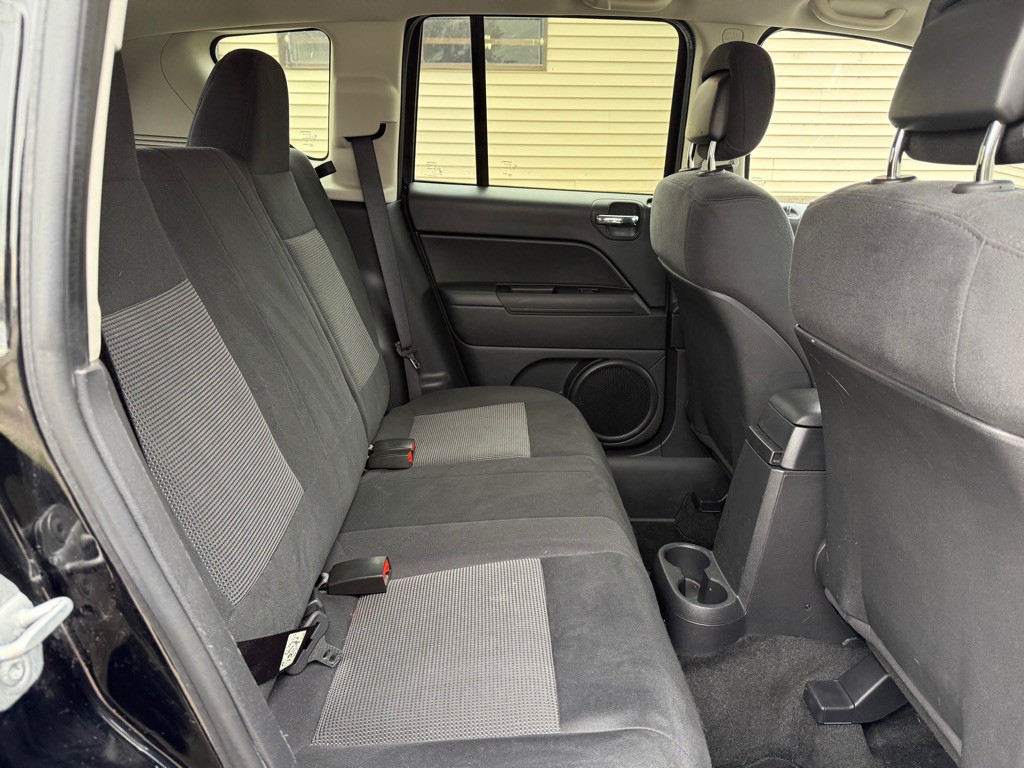 2012 Jeep Compass Image 10