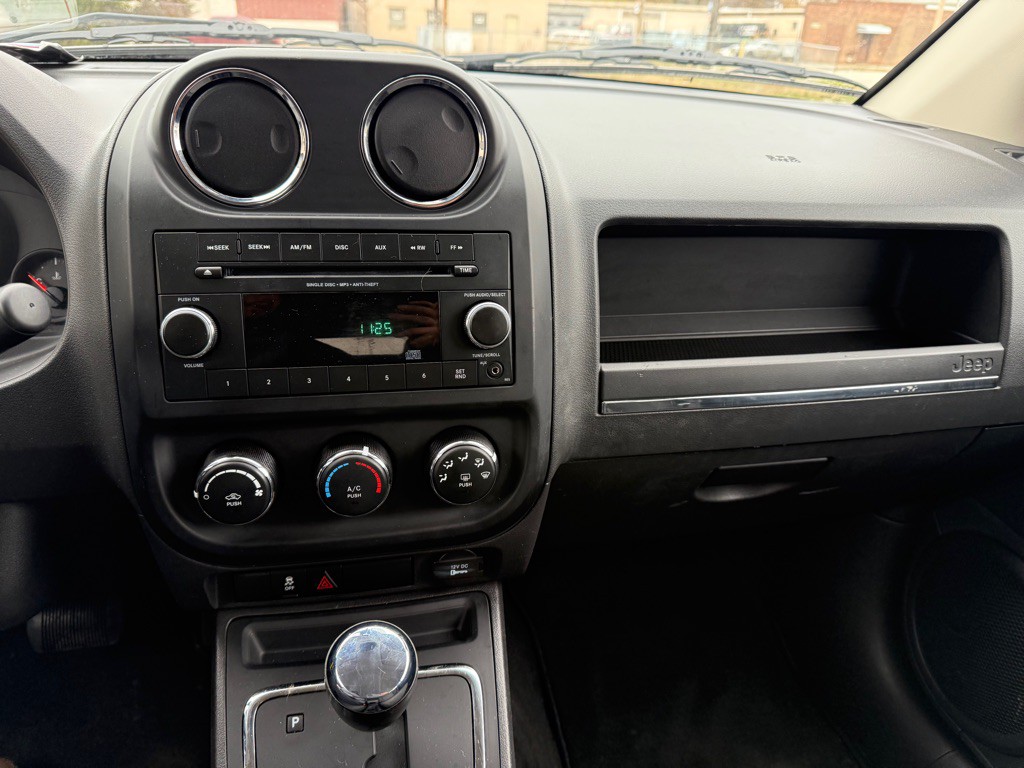 2012 Jeep Compass Image 13