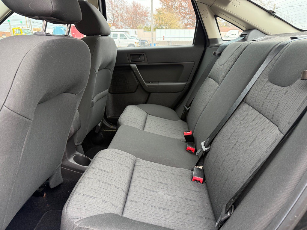 2008 Ford Focus Image 11