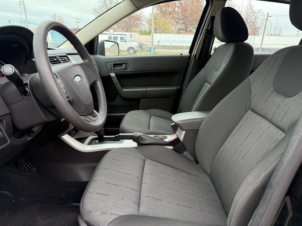 2008 Ford Focus Image 8
