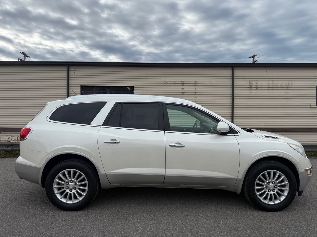 2012 Buick Enclave Image 2