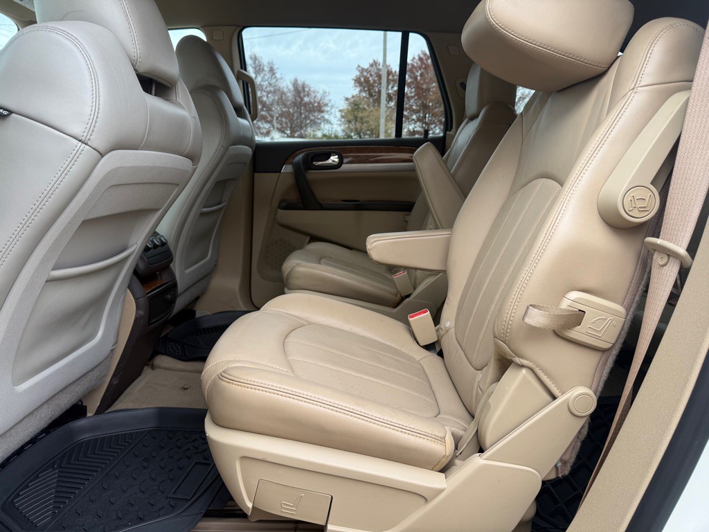 2012 Buick Enclave Image 11