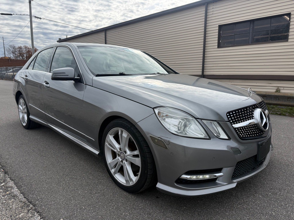2013 Mercedes-Benz E-Class Image 1