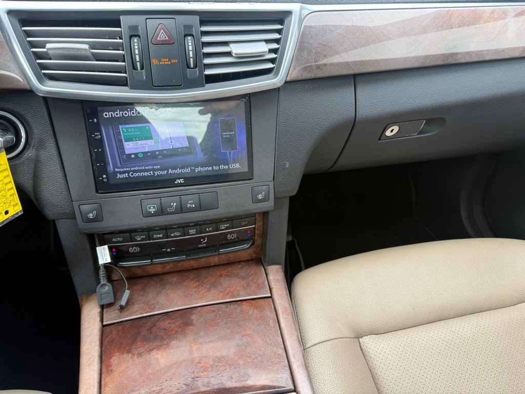 2013 Mercedes-Benz E-Class Image 14