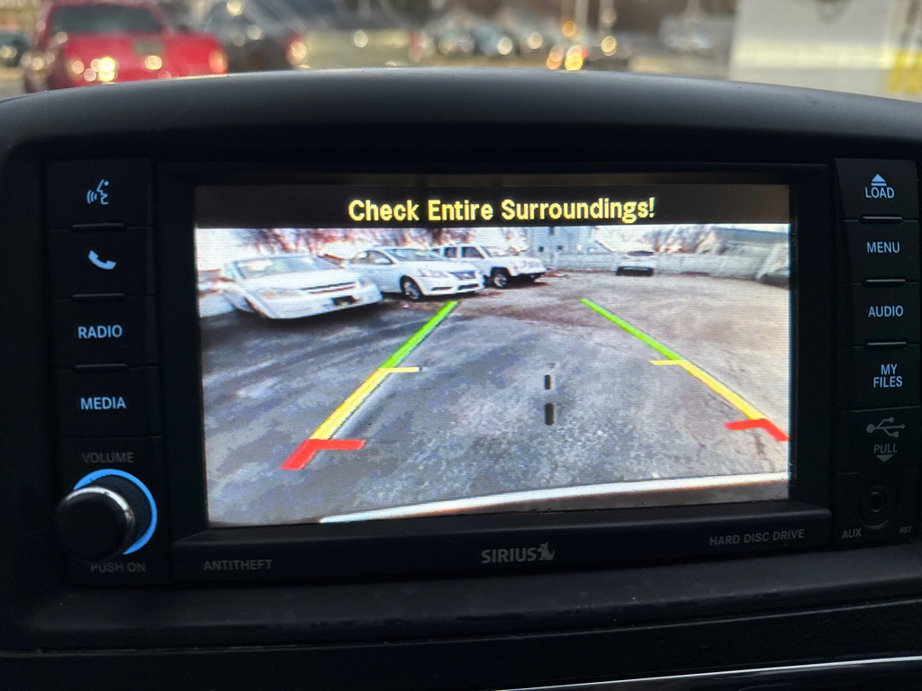 2012 Chrysler Town & Country Image 18