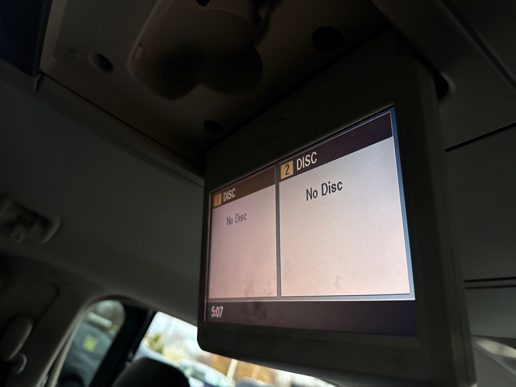 2012 Chrysler Town & Country Image 20