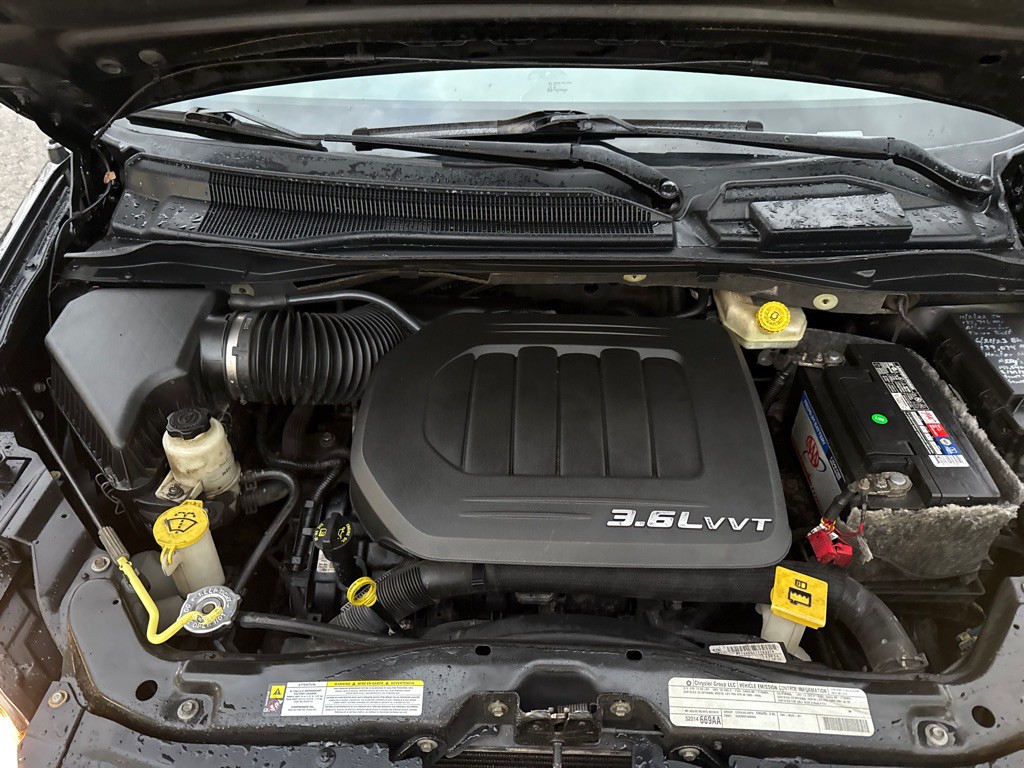 2012 Chrysler Town & Country Image 22