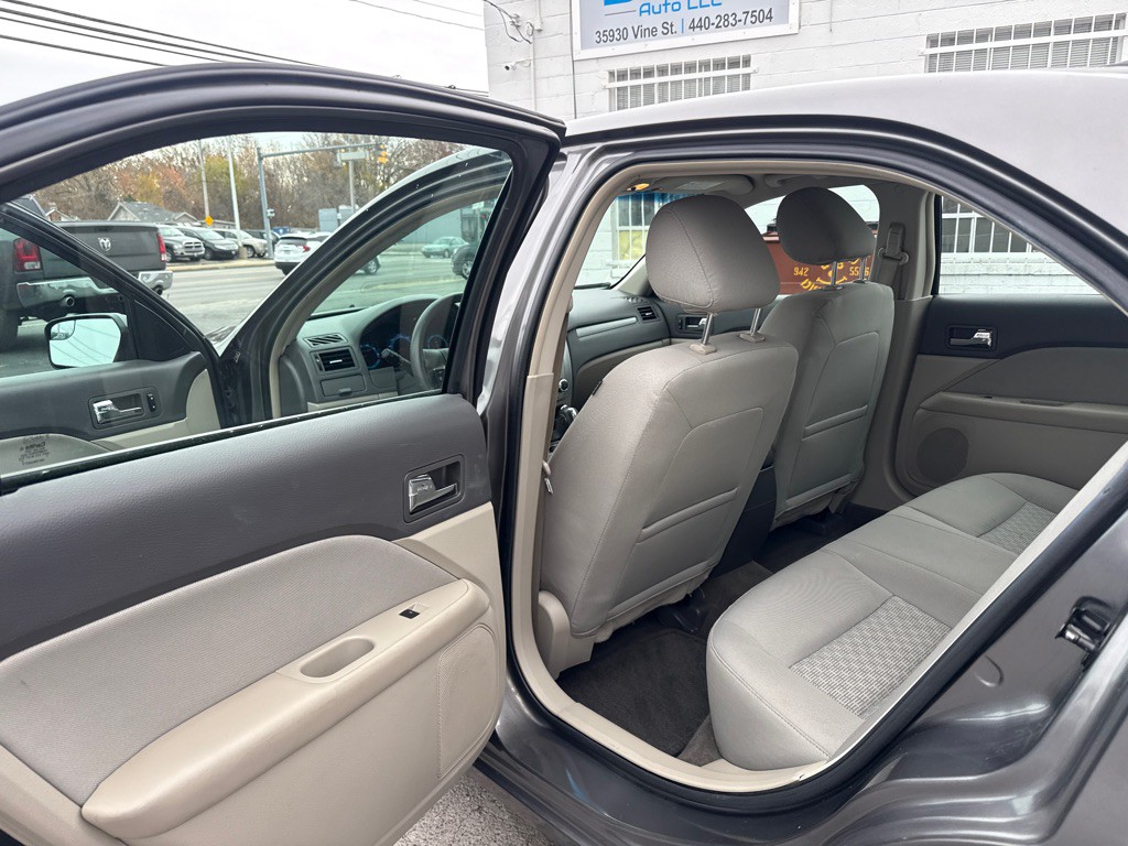 2012 Ford Fusion Image 12