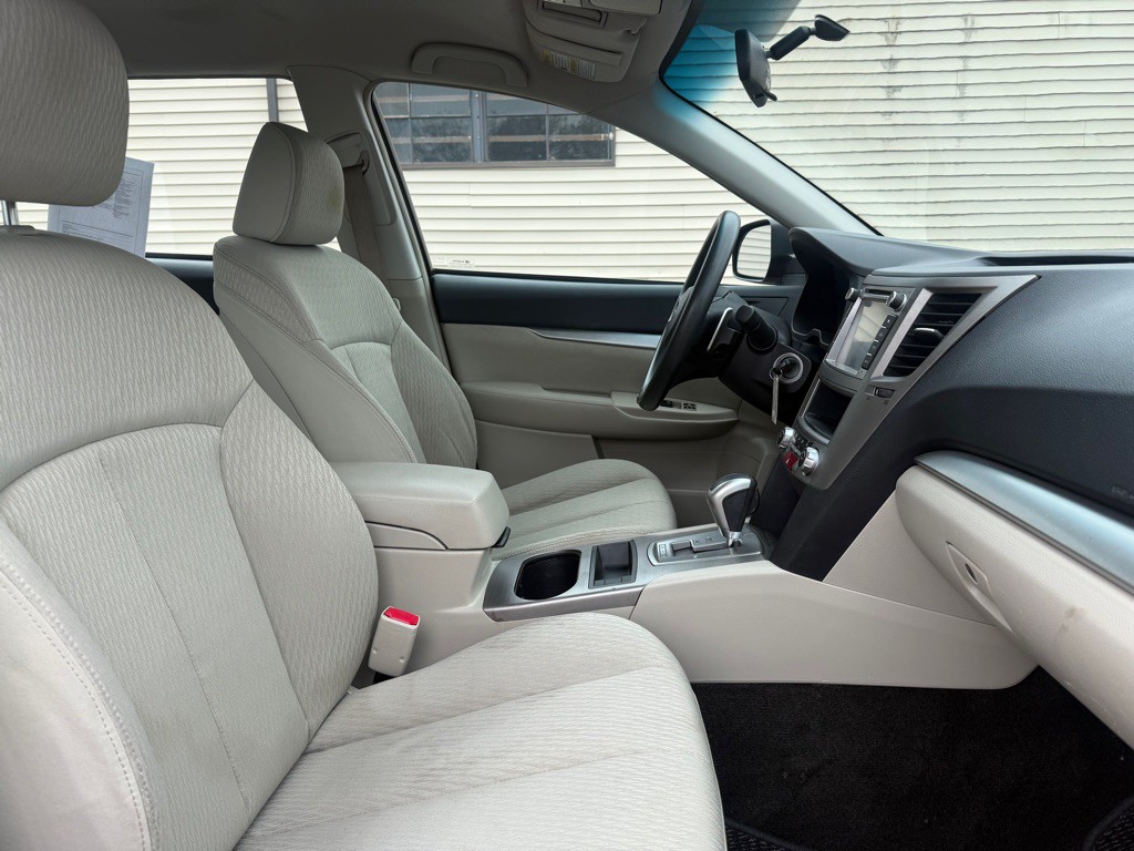 2011 Subaru Outback Image 9