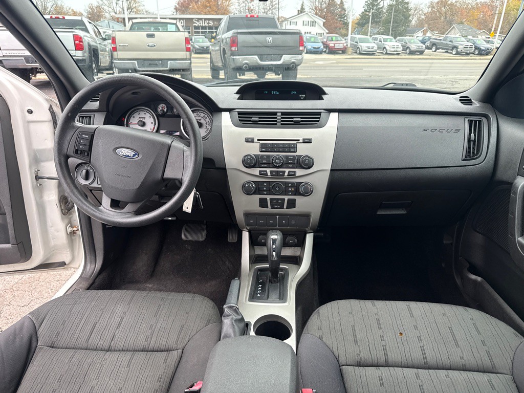 2011 Ford Focus Image 9