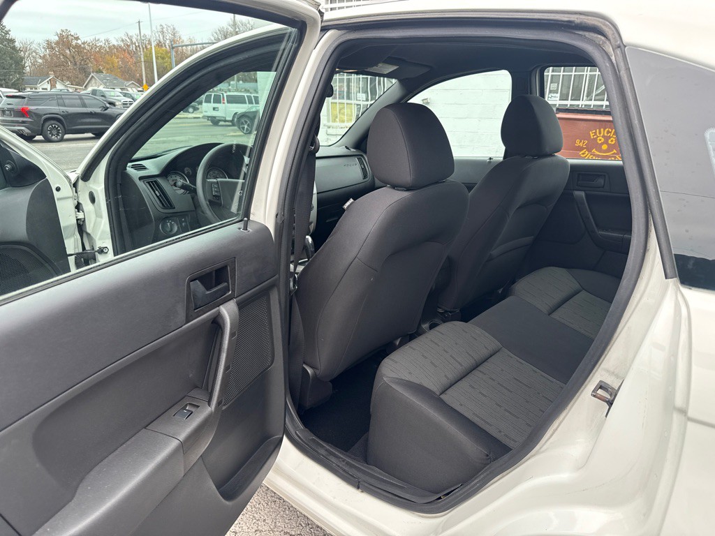 2011 Ford Focus Image 12