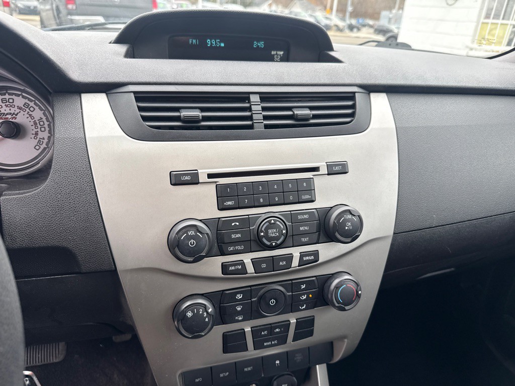 2011 Ford Focus Image 16