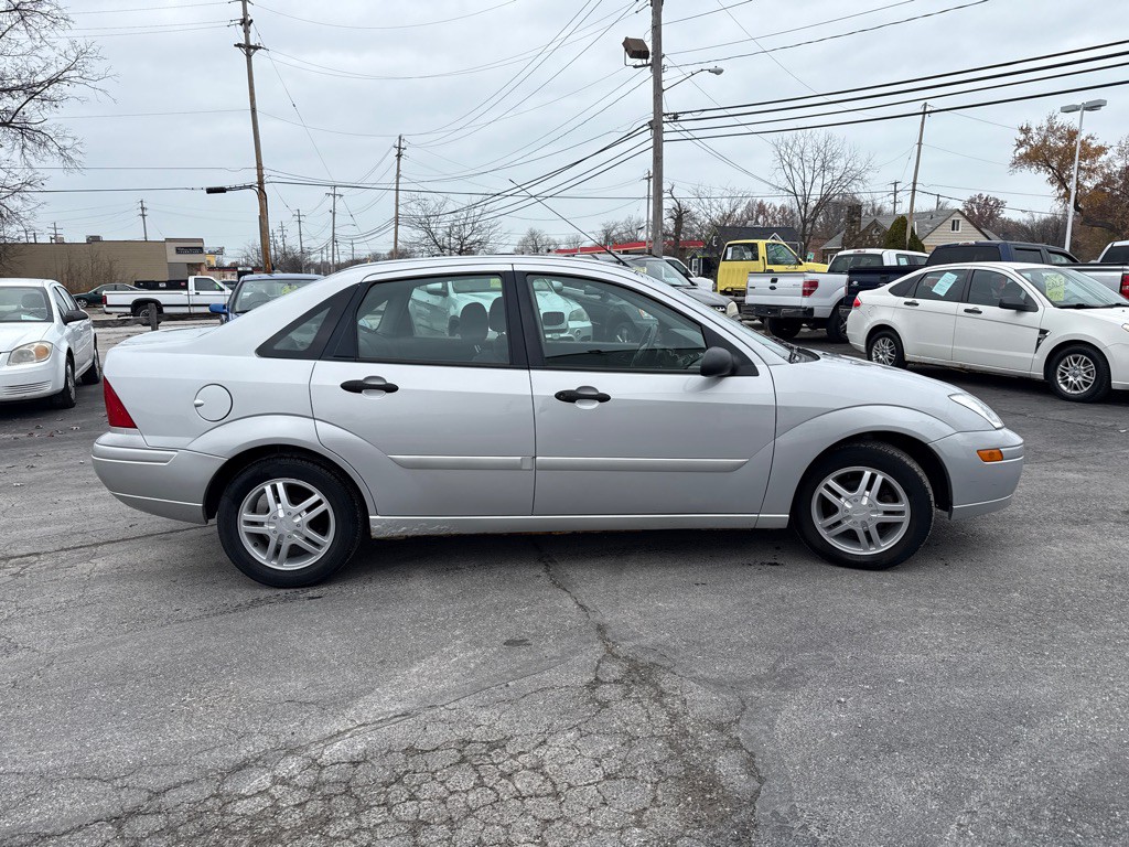 2001 Ford Focus Image 4