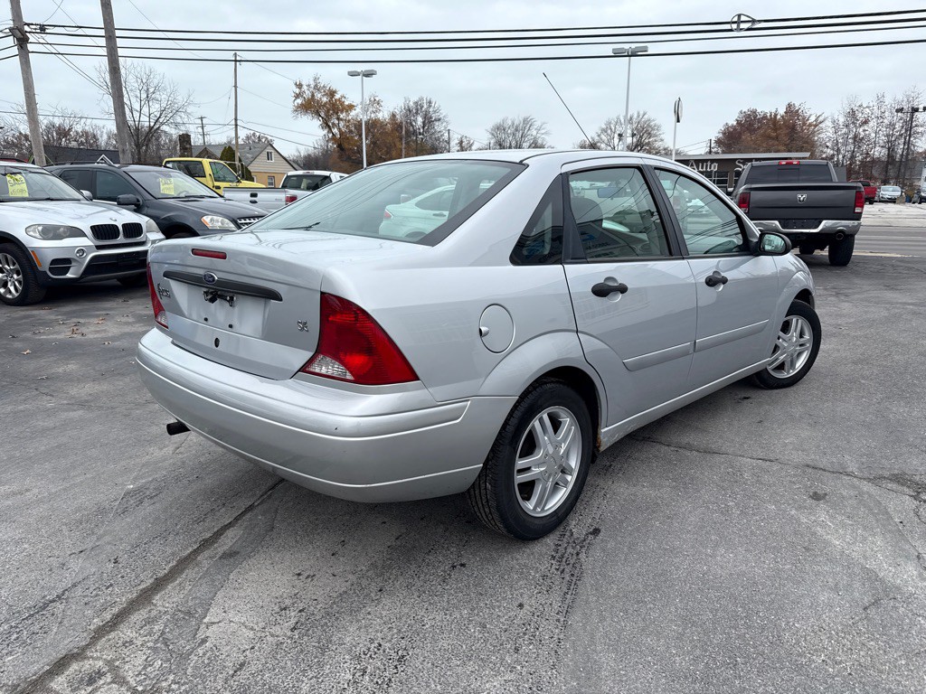 2001 Ford Focus Image 6