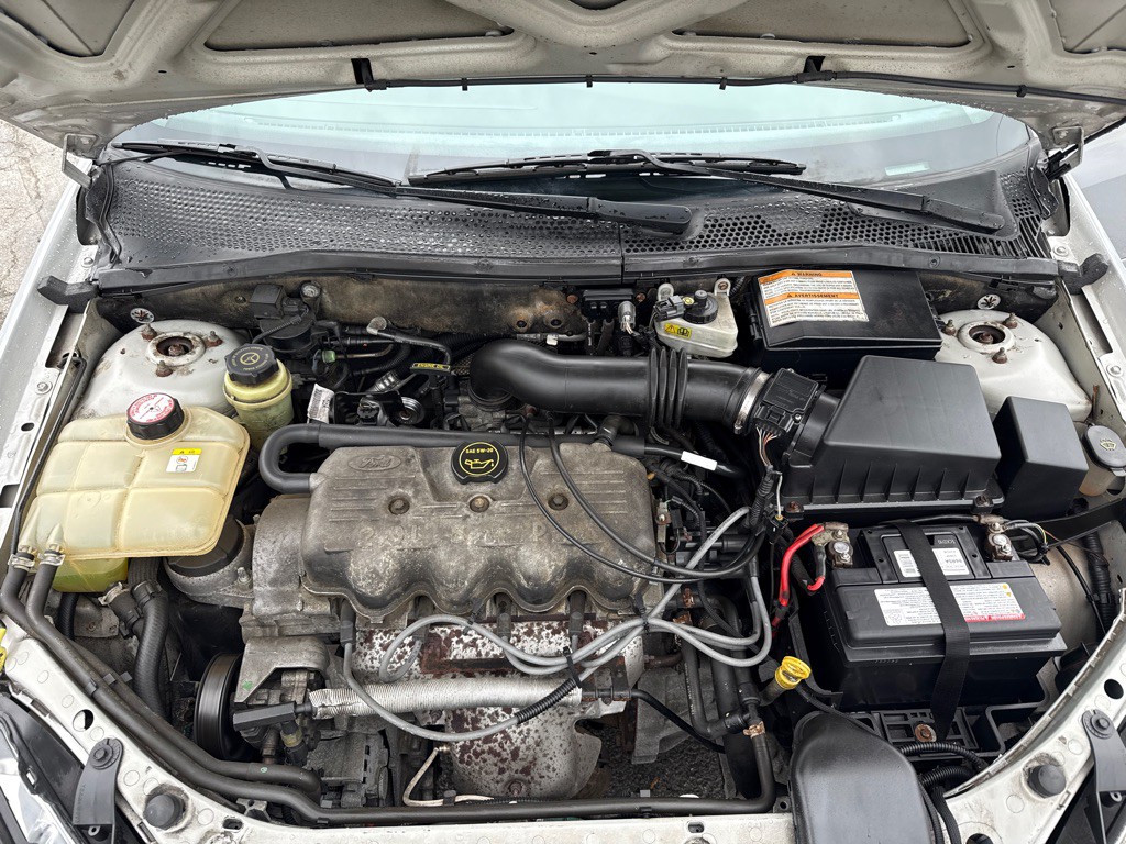 2001 Ford Focus Image 18