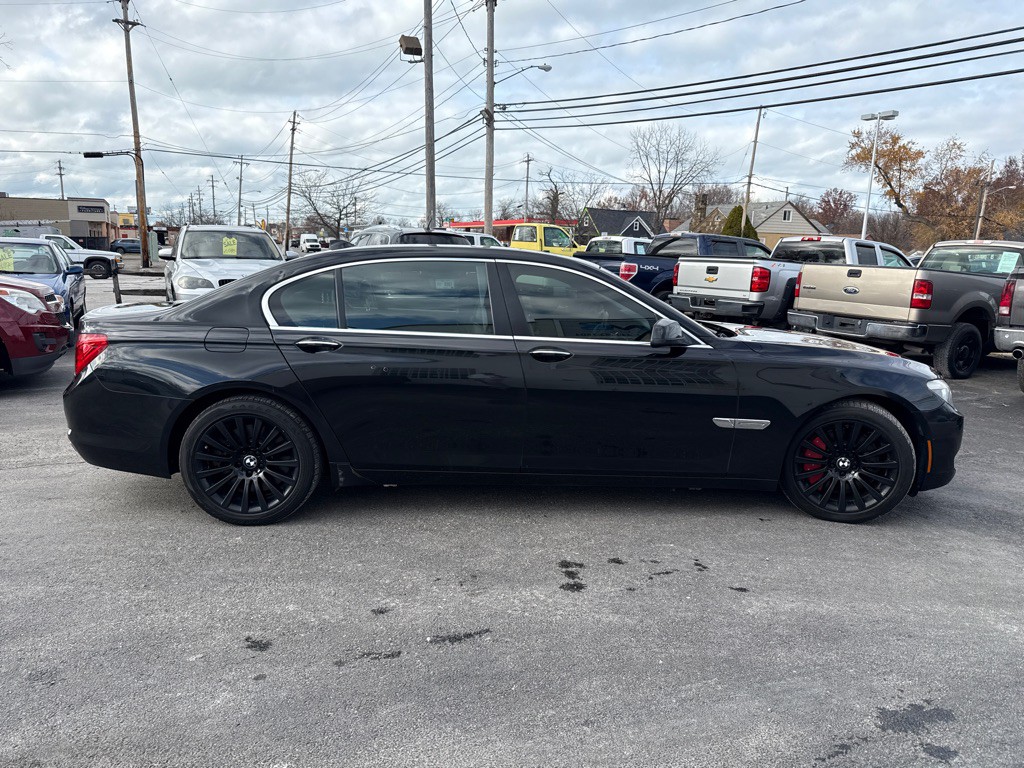 2012 BMW 7 Series Image 4