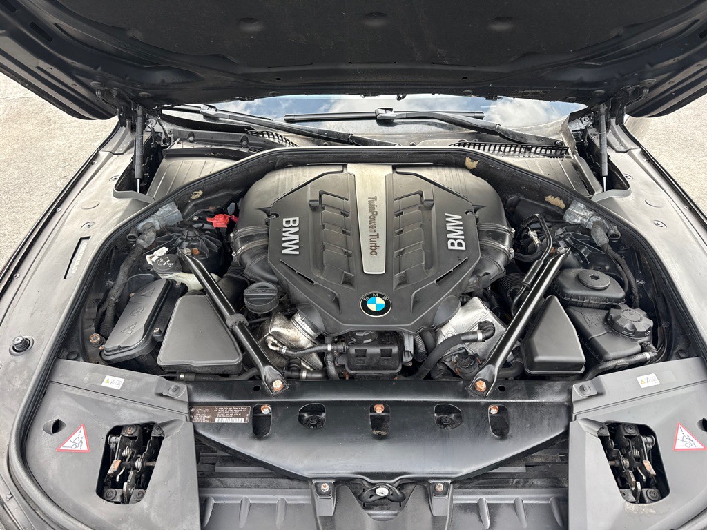 2012 BMW 7 Series Image 18