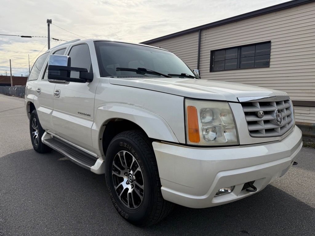 2002 Cadillac Escalade Image 1