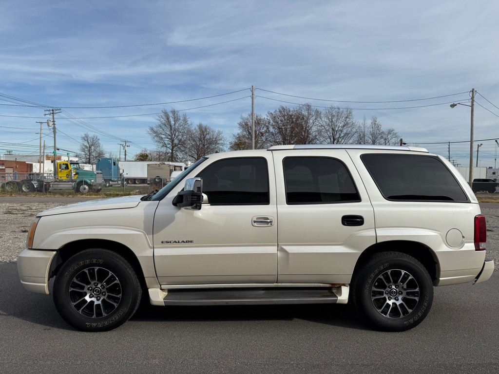 2002 Cadillac Escalade Image 6