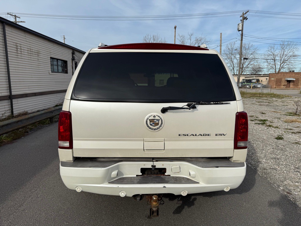 2002 Cadillac Escalade Image 4