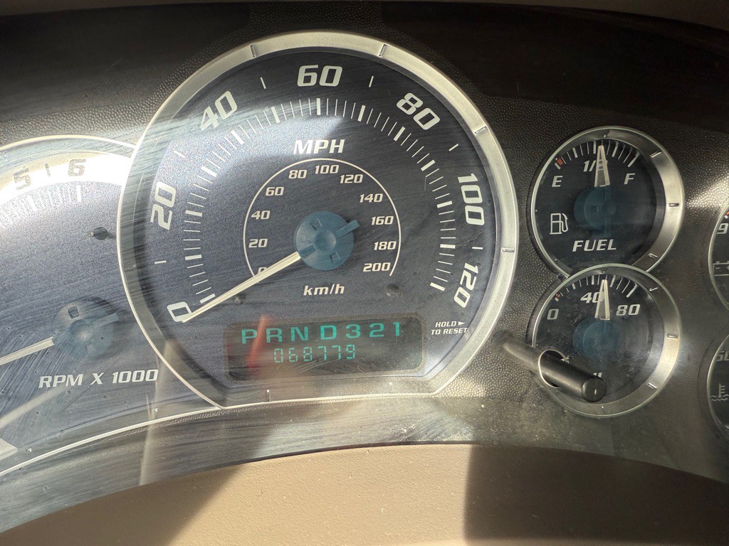 2002 Cadillac Escalade Image 14