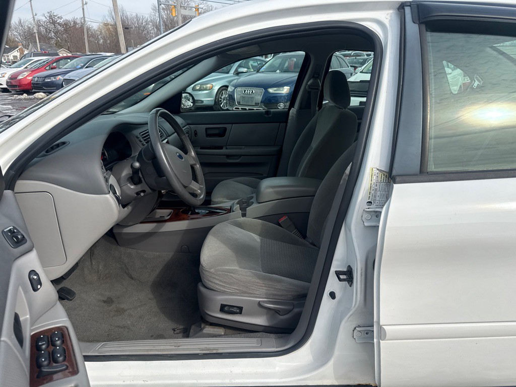 2006 Ford Taurus Image 10