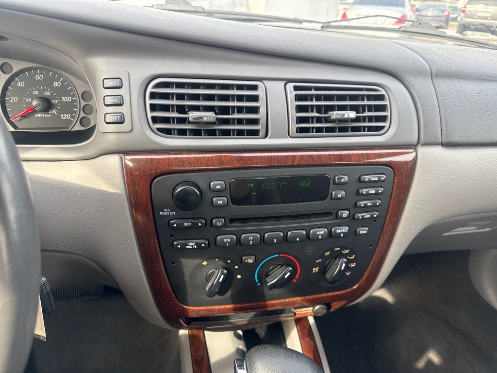 2006 Ford Taurus Image 15