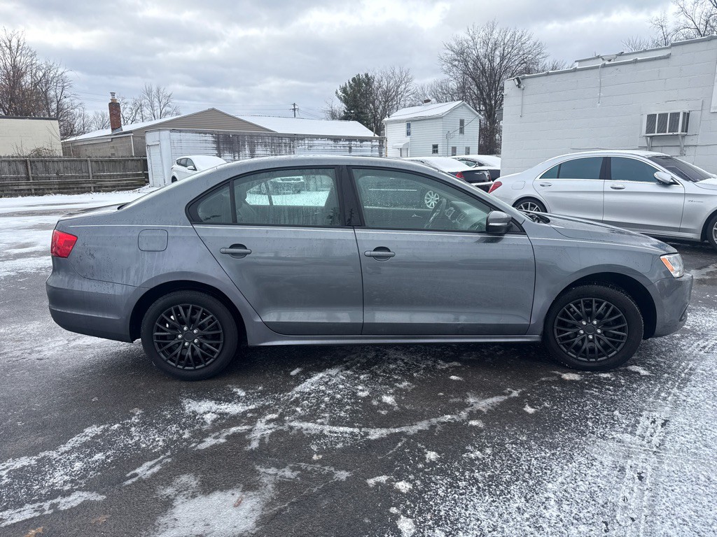 2011 Volkswagen Jetta Image 4