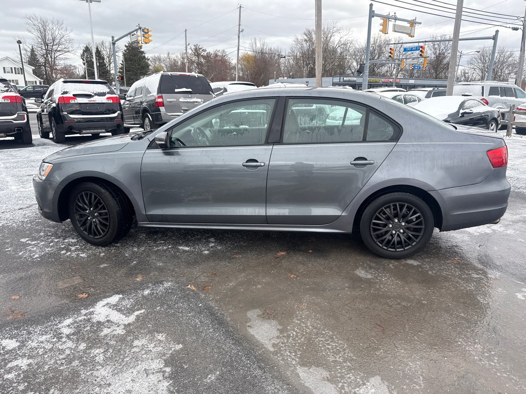 2011 Volkswagen Jetta Image 5