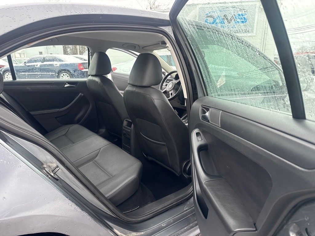 2011 Volkswagen Jetta Image 13