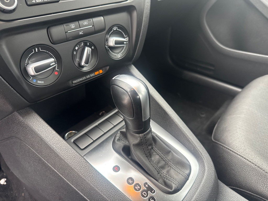 2011 Volkswagen Jetta Image 15