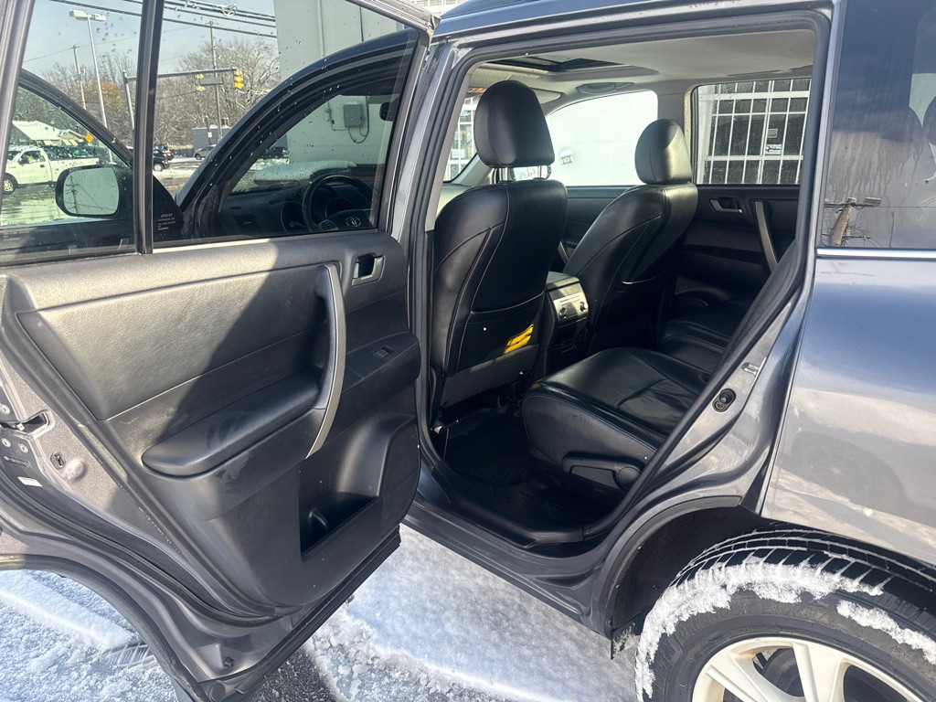 2012 Toyota Highlander Image 12
