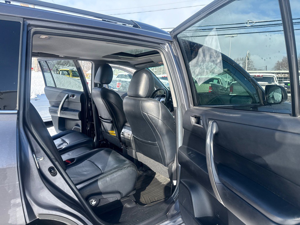 2012 Toyota Highlander Image 13