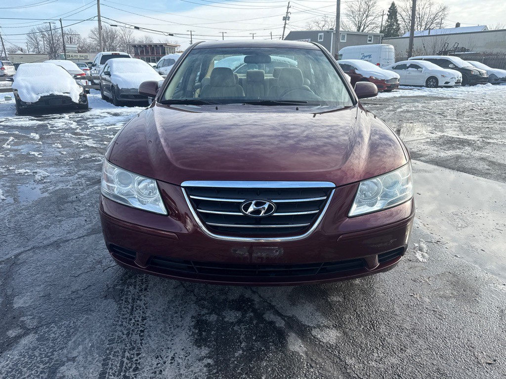 2010 Hyundai Sonata Image 2