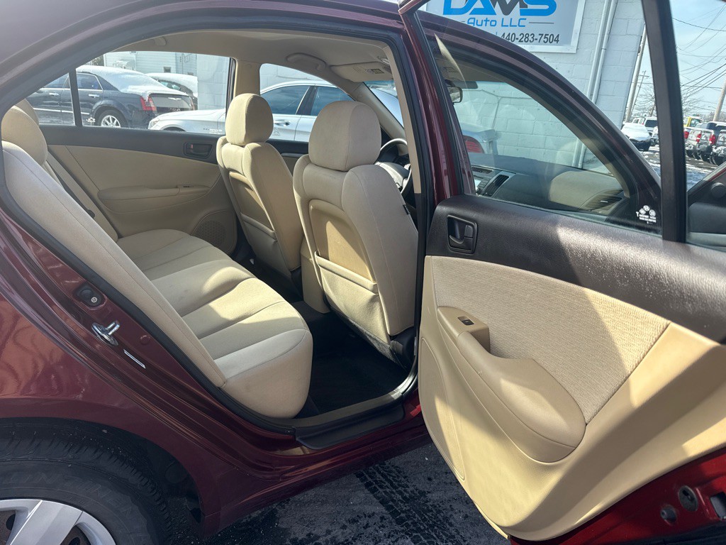 2010 Hyundai Sonata Image 13