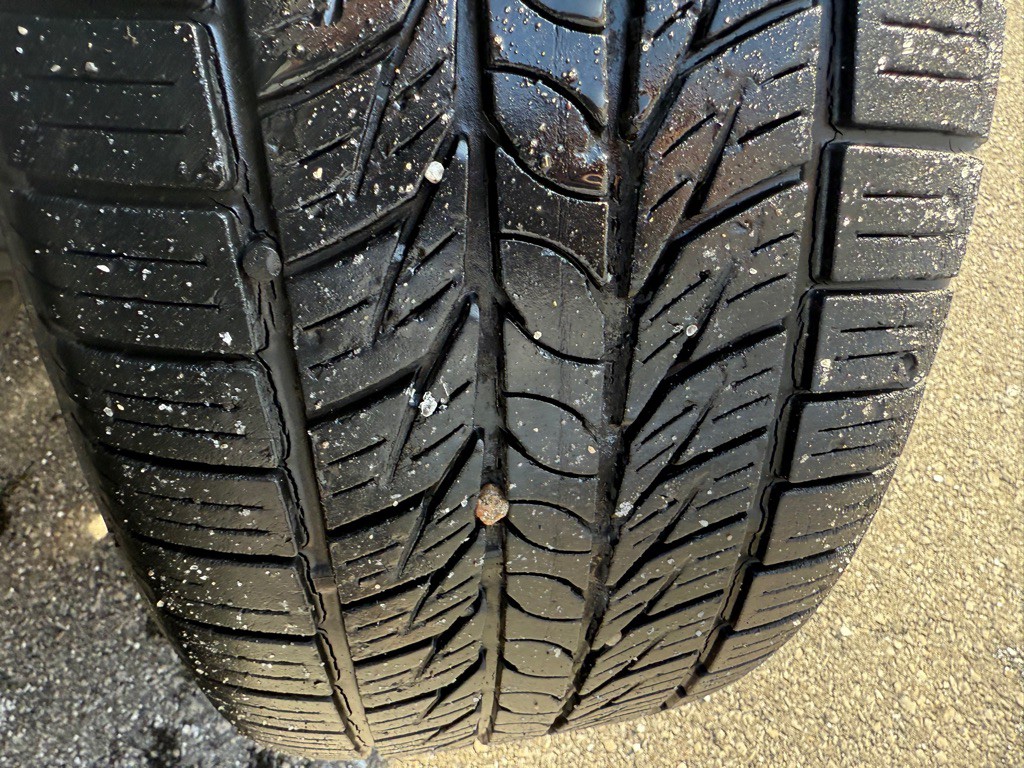 2011 Buick Regal Image 16