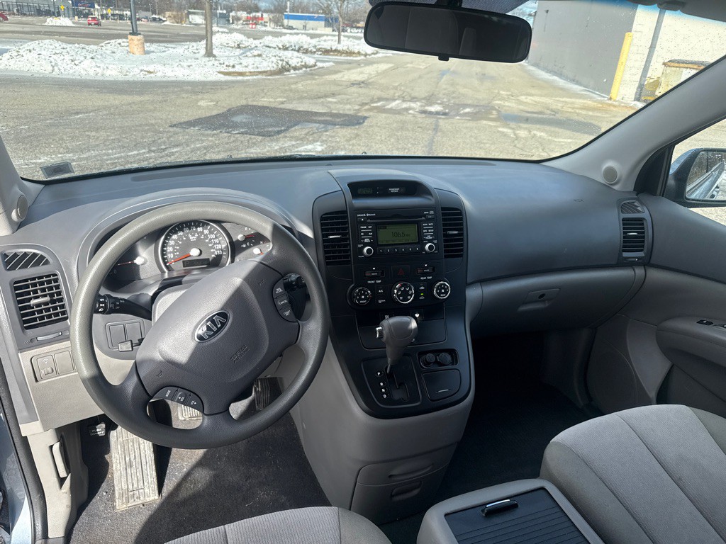 2014 Kia Sedona Image 9