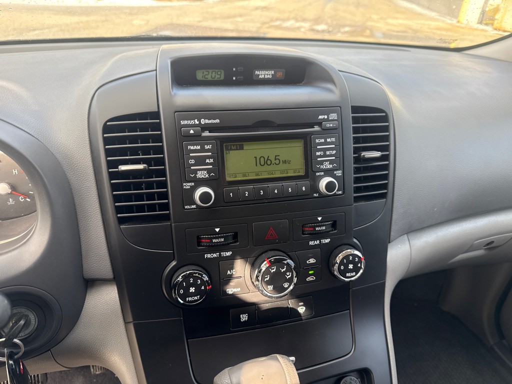 2014 Kia Sedona Image 17