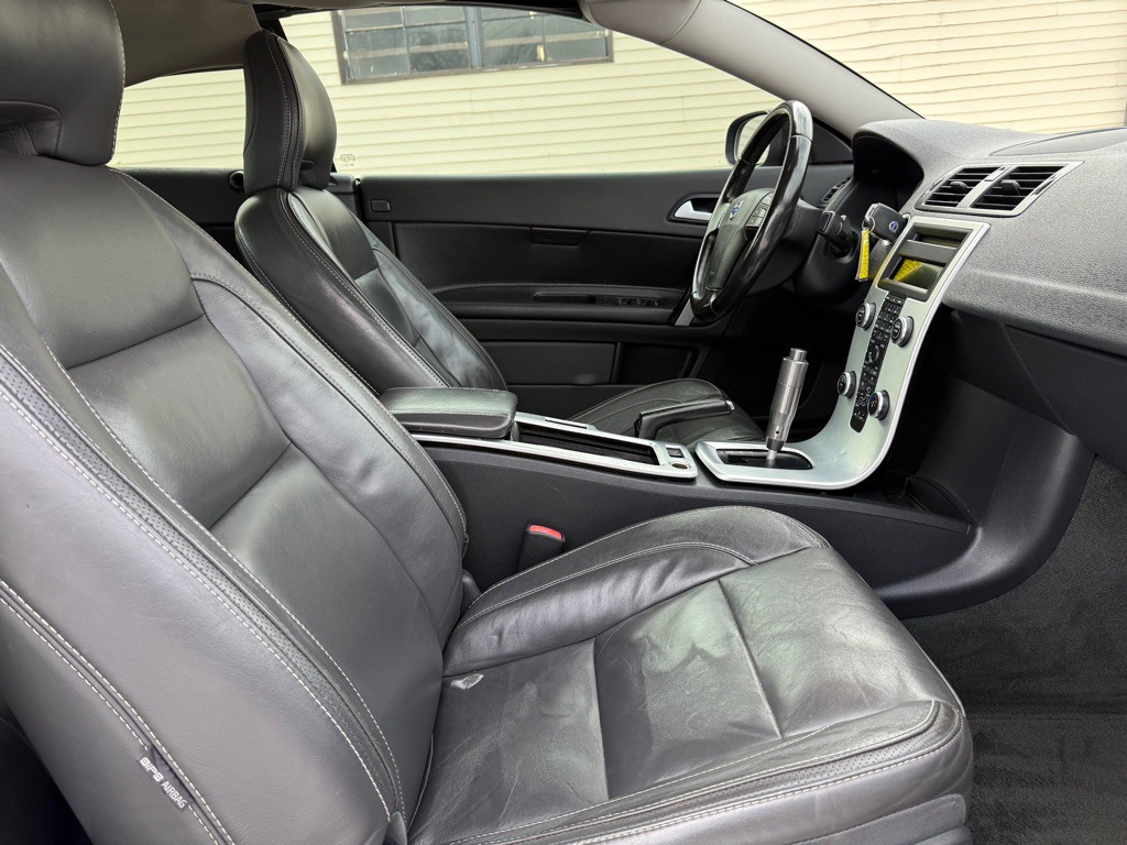 2012 Volvo C70 Image 10